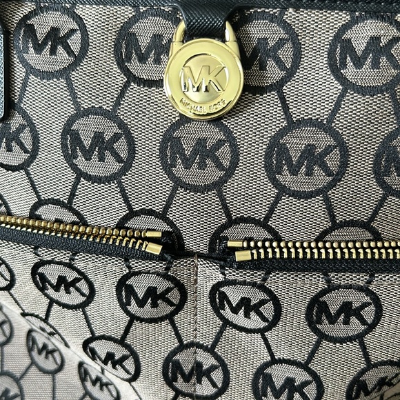 Michael Kors jet set MK signature shoulder bag ver clean cloth bag - Picture 4 of 10